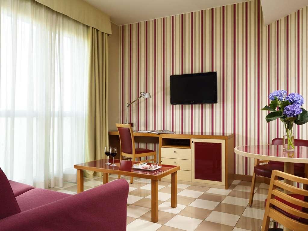Unahotels The One Milano Hotel & Residence San Donato Milanese Chambre photo