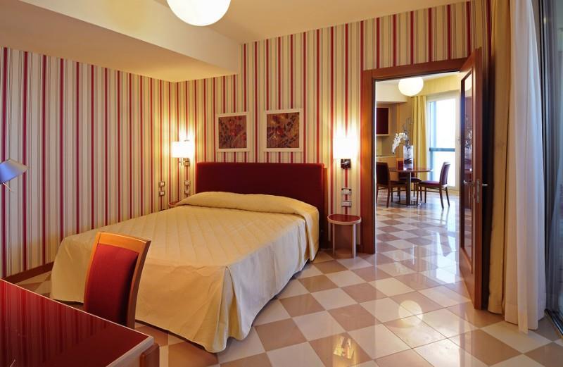 Unahotels The One Milano Hotel & Residence San Donato Milanese Chambre photo